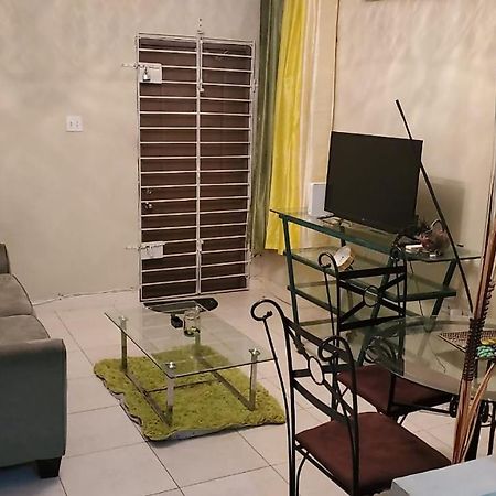 #1 Jacaranda Vacation Home Spanish Town 外观 照片